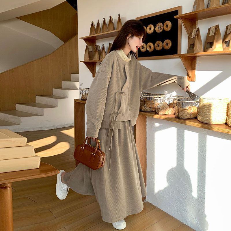 

Chinese Style New Chinese Style Suit Skirt Women s Autumn 2025 New Design Sense Niche Style Chinese Knot Button Top Skirt Two-piece Set Suit Within S 52.50kg