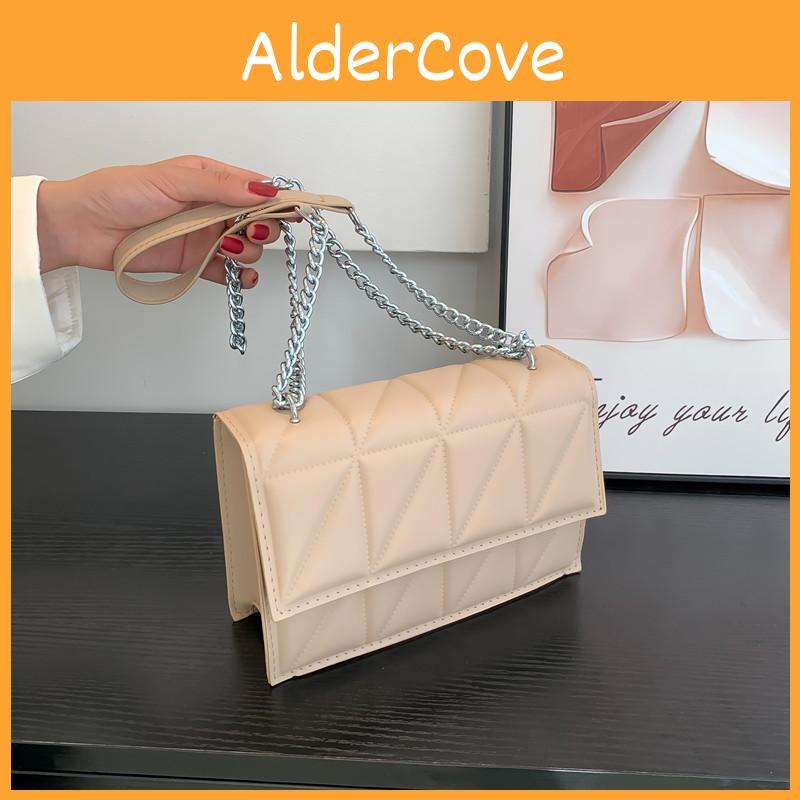 Trendy Small Square Bag With Quilted Chain And Embroidery Perfect For Everyday Use