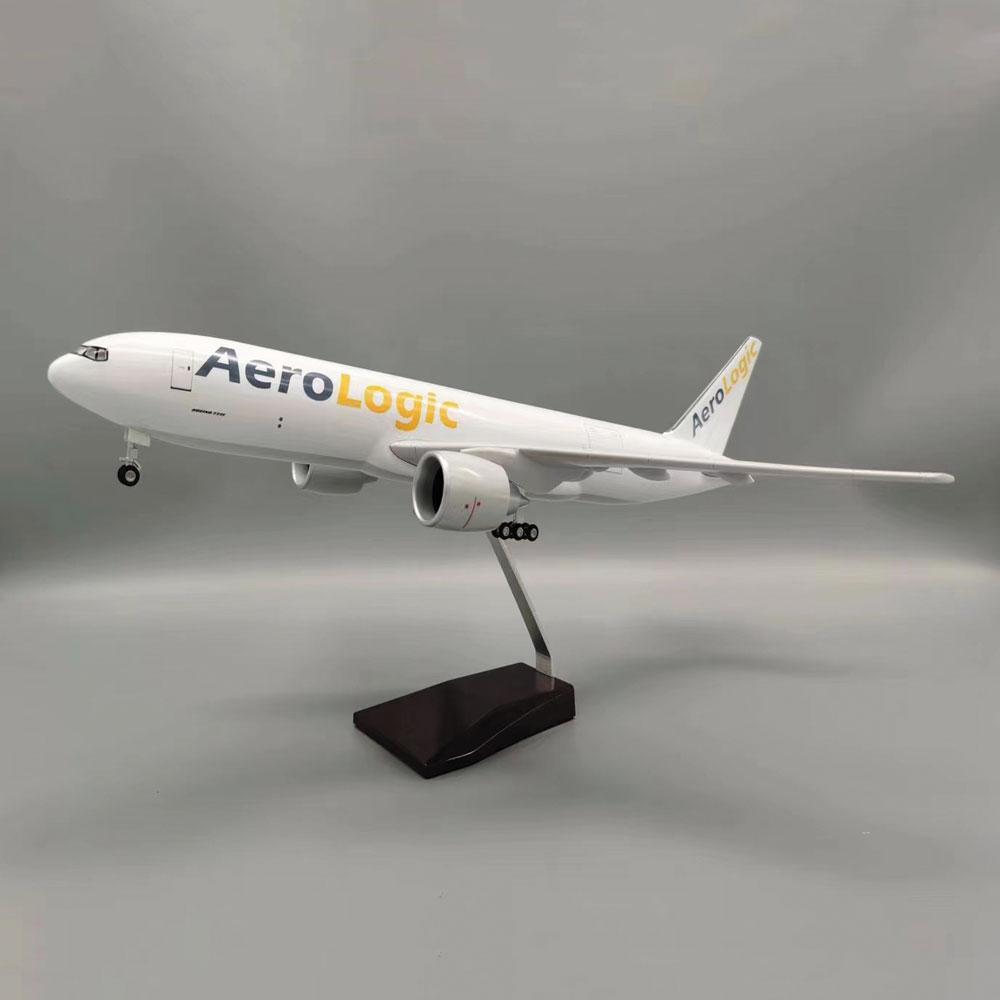 

1:157 Масштаб Самолет B777-200 Авиакомпания AeroLogic 47см Модель Смола Самолет Литой Симуляция Миниатюрный Самолет Домашнее Украшение No light