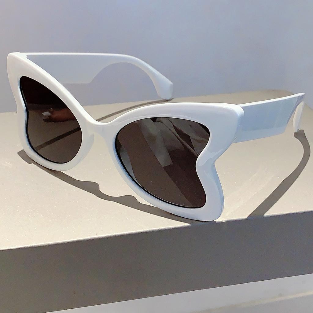 Oversized Butterfly Shape Sunglasses  New Arrival Stylish Vintage Multicolor Shades Trendy Brand Design Women Eyewear