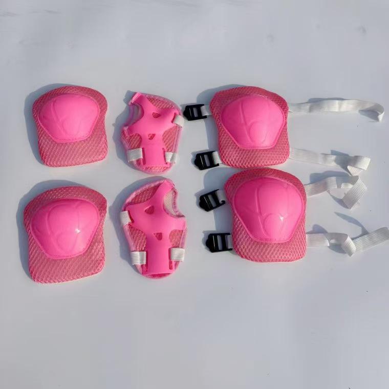 

Детский комплект защитной экипировки из шести предметов: Наколенники и защита запястий для беговела, катания на лыжах, катания на коньках Six-Piece Set: Kneepads, Elbow Pads, Wrist Guards