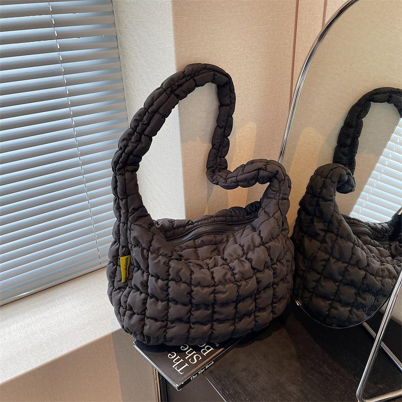 

Модная плиссированная сумка-облако новая повседневная сумка-пузырь пуховик сумка через плечо сумка-мессенджер сумка-пельмень под мышкой чёрный