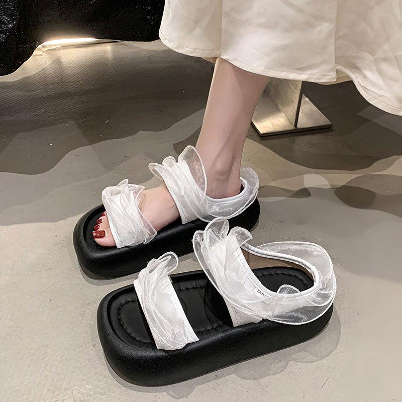 Internet celebrity lace edge muffin platform slippers women's summer wear 2025 new beautiful skirt one-word drag