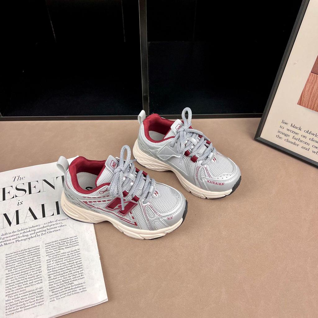 Kids' Trendy Korean-Style Mesh Sports Shoes - Spring 2026 New Arrivals, Lightweight & Breathable for Boys and Girls.