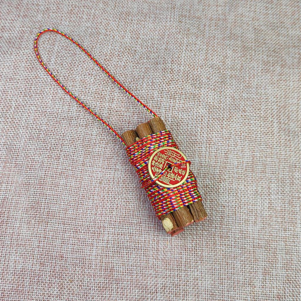 Peach Wood Five-Color Thread Pendant Set - 7 Pcs (7 cm) for Living Room or Bedroom Decor, Stress-Relief Charm