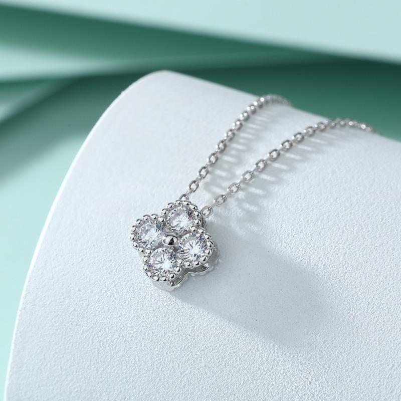 Four-leaf Clover Necklace Silver Female Niche Design Light Luxury Zircon Pendant 925 Silver Collarbone Chain Full of Diamonds High Sense