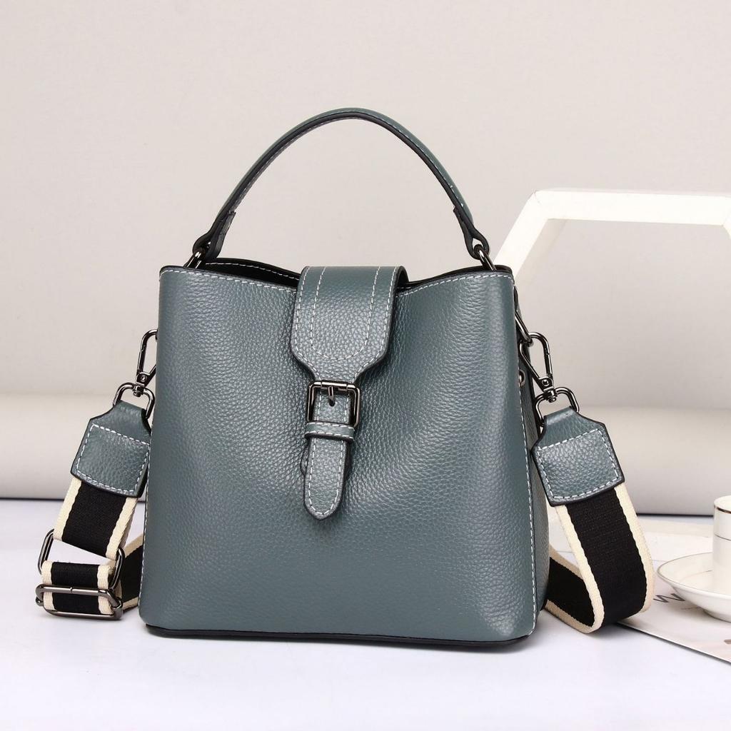 Cowhide Women's Bag Single Shoulder Crossbody Women's Bag Bucket Bag Design Fashionable Large Capacity
