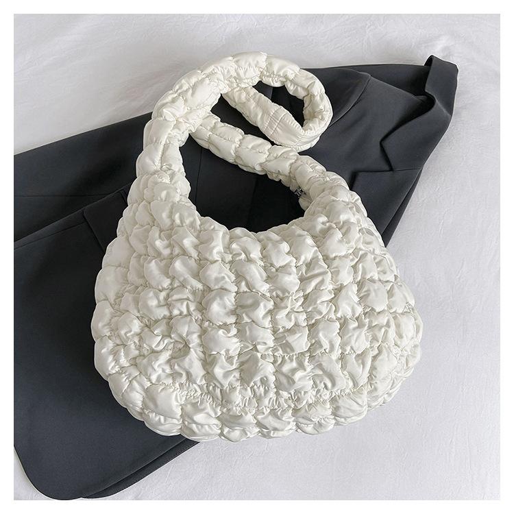 Korean versi Instagram girl pleated cloud bag 2026 new lightweight and versatile bubble large capacity commuting crossbody bag