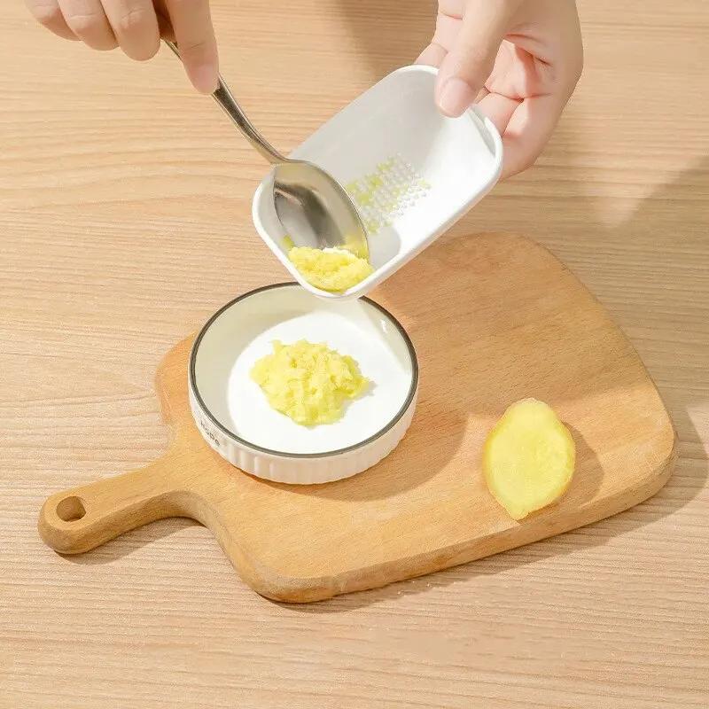 1 stuks Plastic Handmatige Knoflookmolen Gembermolen Gebruikt Voor Het Maken van Groentepuree Huishoudelijk Keukengereedschap