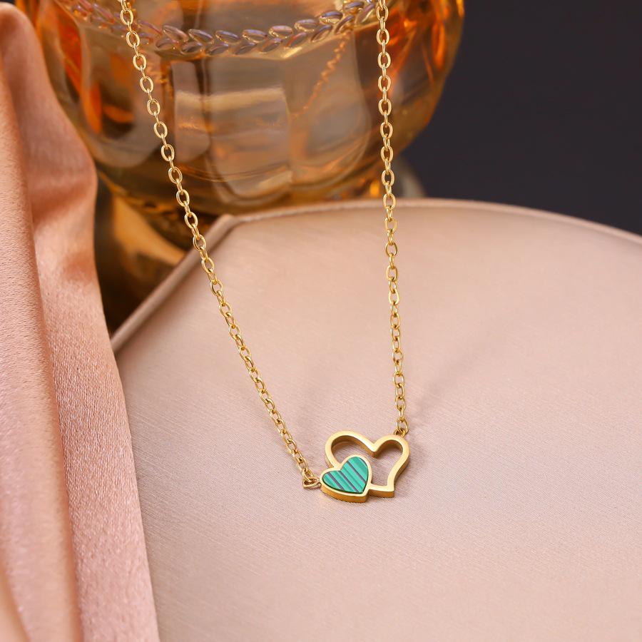 Elegant Heart-Shaped Clavicle Necklace - Light Luxury Korean Style Stainless Steel Pendant