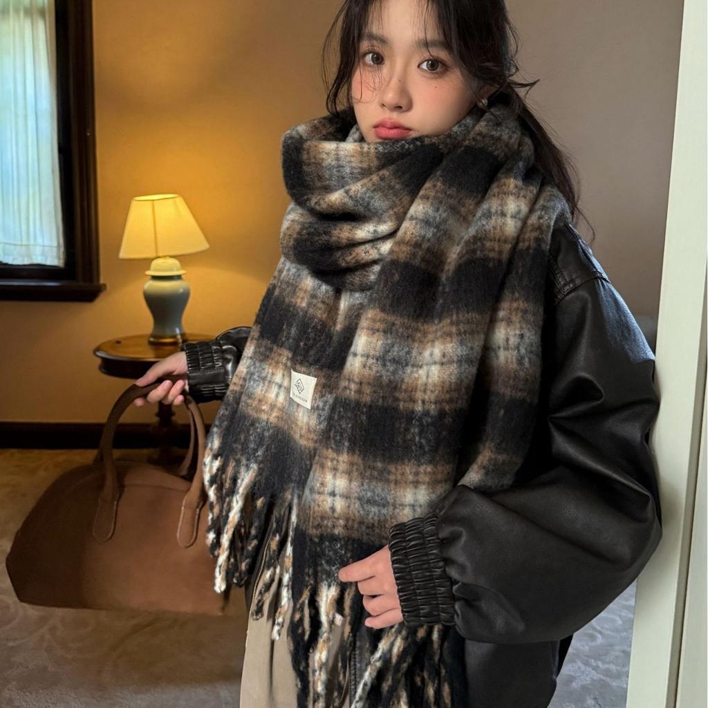 Maillard's New Winter Scarf for Women Featuring A High End Japanese Checkered Retro Large Neck for Men