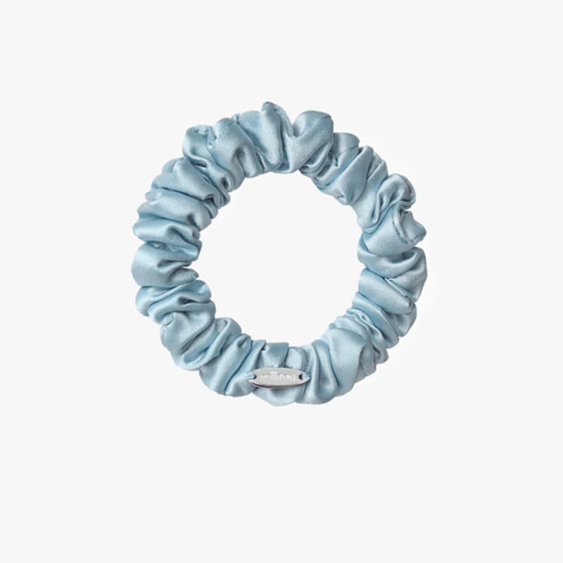 Mellotory mini gerafftes Satin Scrunchie (Himmelblau)