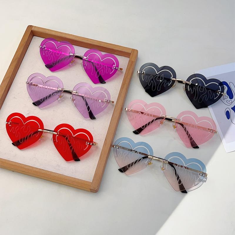 Rimless Heart Shaped Sunglasses Fashion Cute Hollowed Decor Rave Shades Women Trendy Brand Design Vacation Sun Glasses