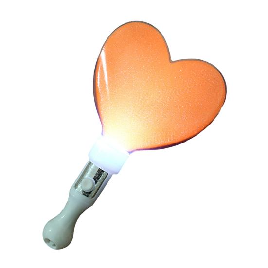 Kort Glow Stick med Hjärtformad Flerfärgad LED-lampa för Konserter Festivaler Fester Plast Ljusleksak med Knappbatteri