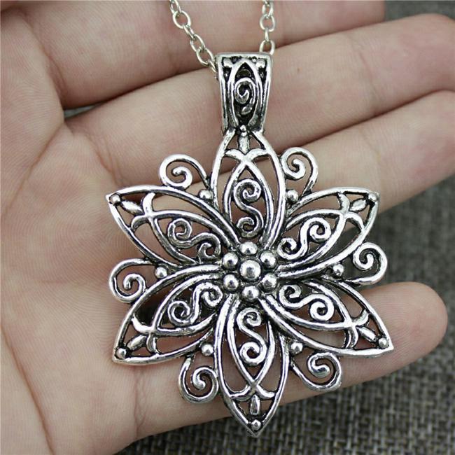 Hollow Big Flower Pendant Necklace Sweater Chain Floral Design Stylish Retro Victoriano Jewelry For Women Men Mother, Wife, Sister Accessories