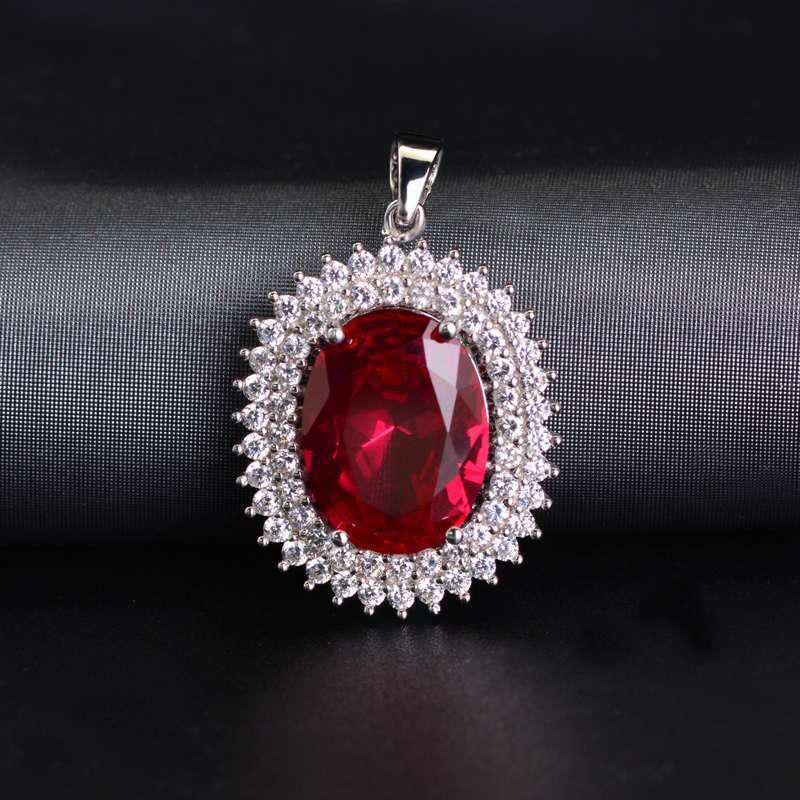 European-American Micro-Inlaid Pigeon Blood Ruby Clavicle Necklace with Red Corundum Garnet Pendant