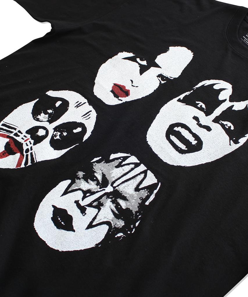 MAINBOOTH [Kiss] Four Face Oversized T-Shirt (Black)