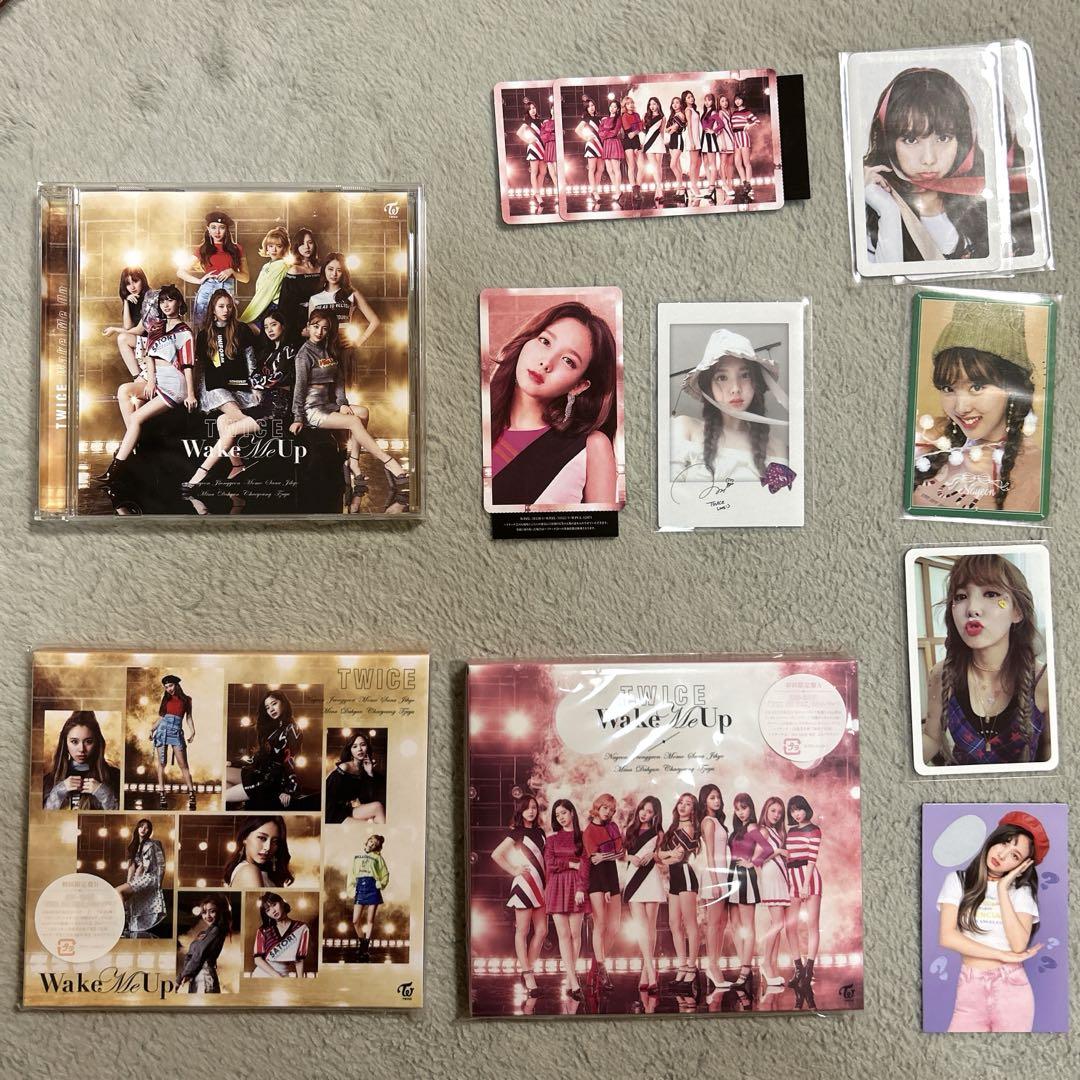 

[USED] TWICE Wake Me Up Nayeon trading card included