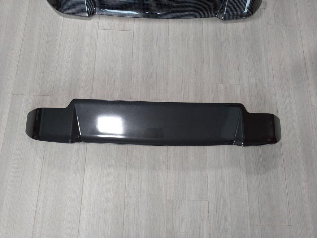 2020+ Defender 90/110 Tailgate Roof Spoiler: No-Drill Painted Wind Deflector