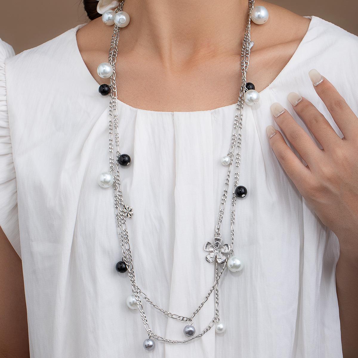 Pearl Flower Necklace: Women s Luxury Layered Black & White Versatile Fashion Accessory