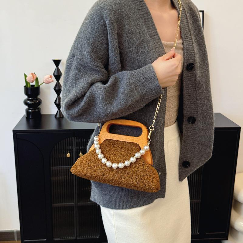 2025 autumn and winter new pearl chain portable dinner bag national style retro shoulder bag literary trend versatile bags
