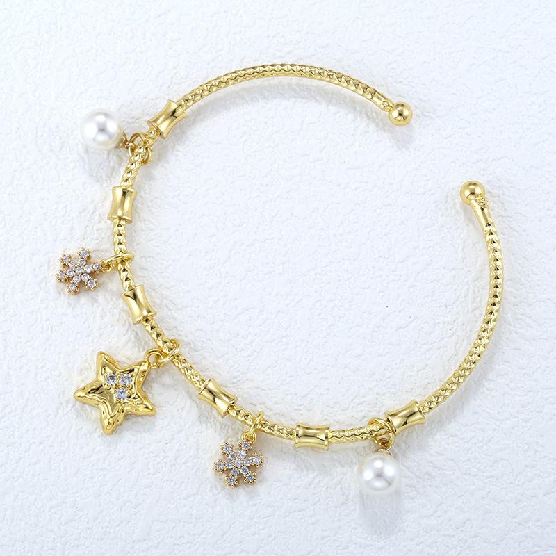Copper Studded Diamond Santa Bells Snowflake Splicing Bracelet Sweet Christmas Open Bracelet