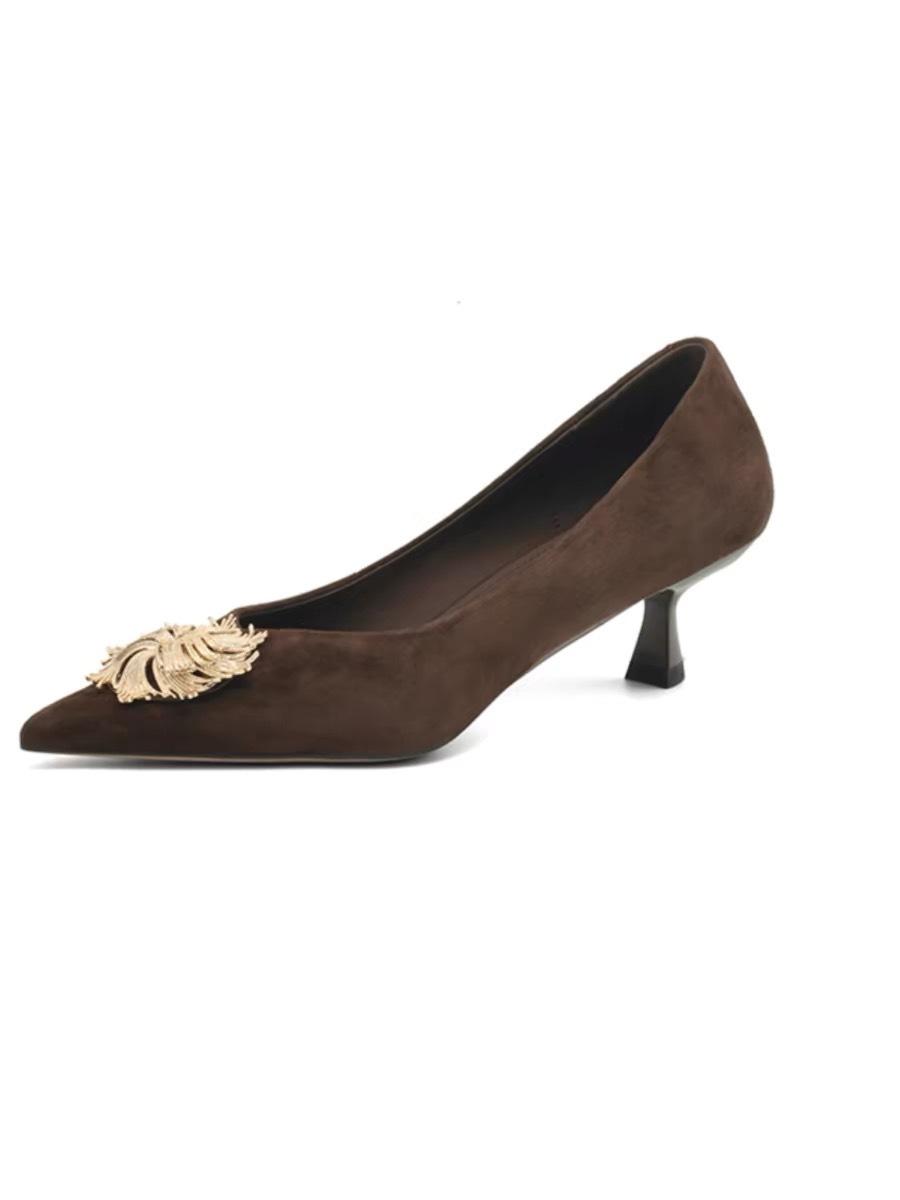 

2025 spring niche retro elegant versatile pointed single shoes women s thin heel fashion medium heel shallow mouth one pedal women s shoes 40
