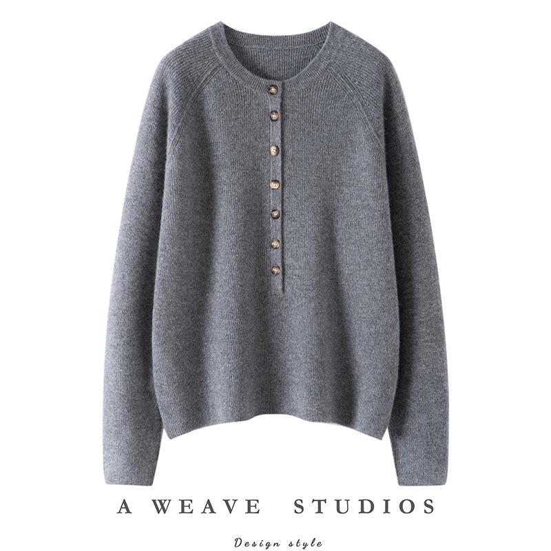 Trustworthy Classic: Women's Round Neck Solid Cashmere Sweater - Soft, Thickened, Single-Breasted Outerwear for Autumn & Winter.