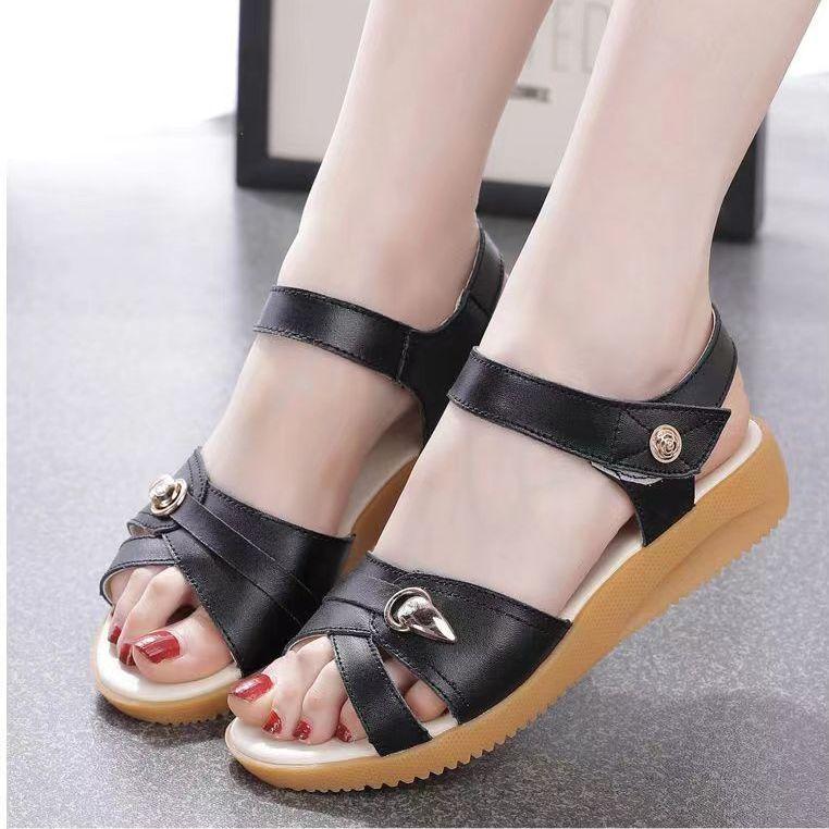 

Mom sandals women s 2025 new summer soft-soled comfortable outer wear versatile cool slippers foreign trade explosion special women s shoes 35 чёрный