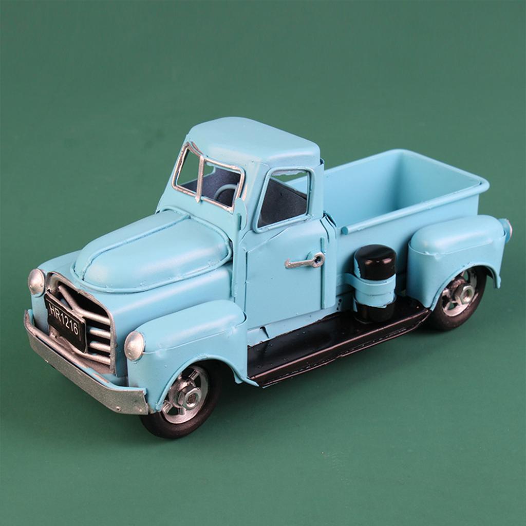 Metal Truck Planter Blue Retro Style Solar Pickup Truck Garden Decoration Flower Pot with Car Light Home Gifts Cafe Bar Decoration Outdoor Decorations Solar Garden Decorations