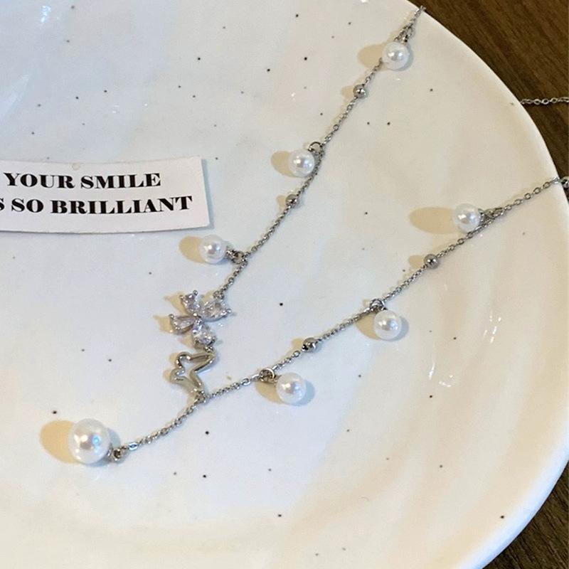 Hollow Butterfly Fringed Necklace Light Luxury Niche Design Pearl Clavicle Chain Temperament Titanium Steel Neck Chain