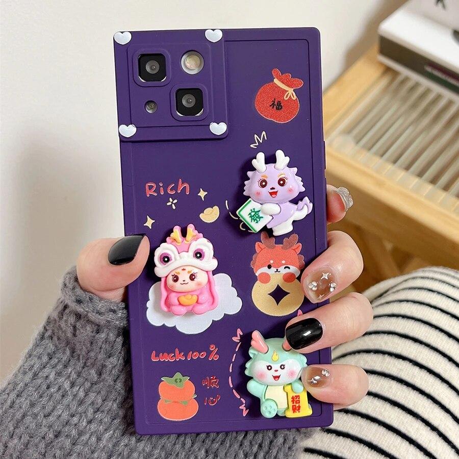 

Симпатичная квадратная силиконовая задняя крышка с 3D динозавром для iPhone 11, 12, 13, 14, 15 Pro Max Plus, противоударные чехлы для телефонов «Разбогатеть», новинка для девочек iPhone11