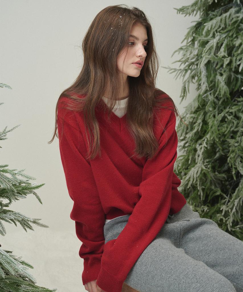 OSTKAKA Essential V-Neck Pullover Red