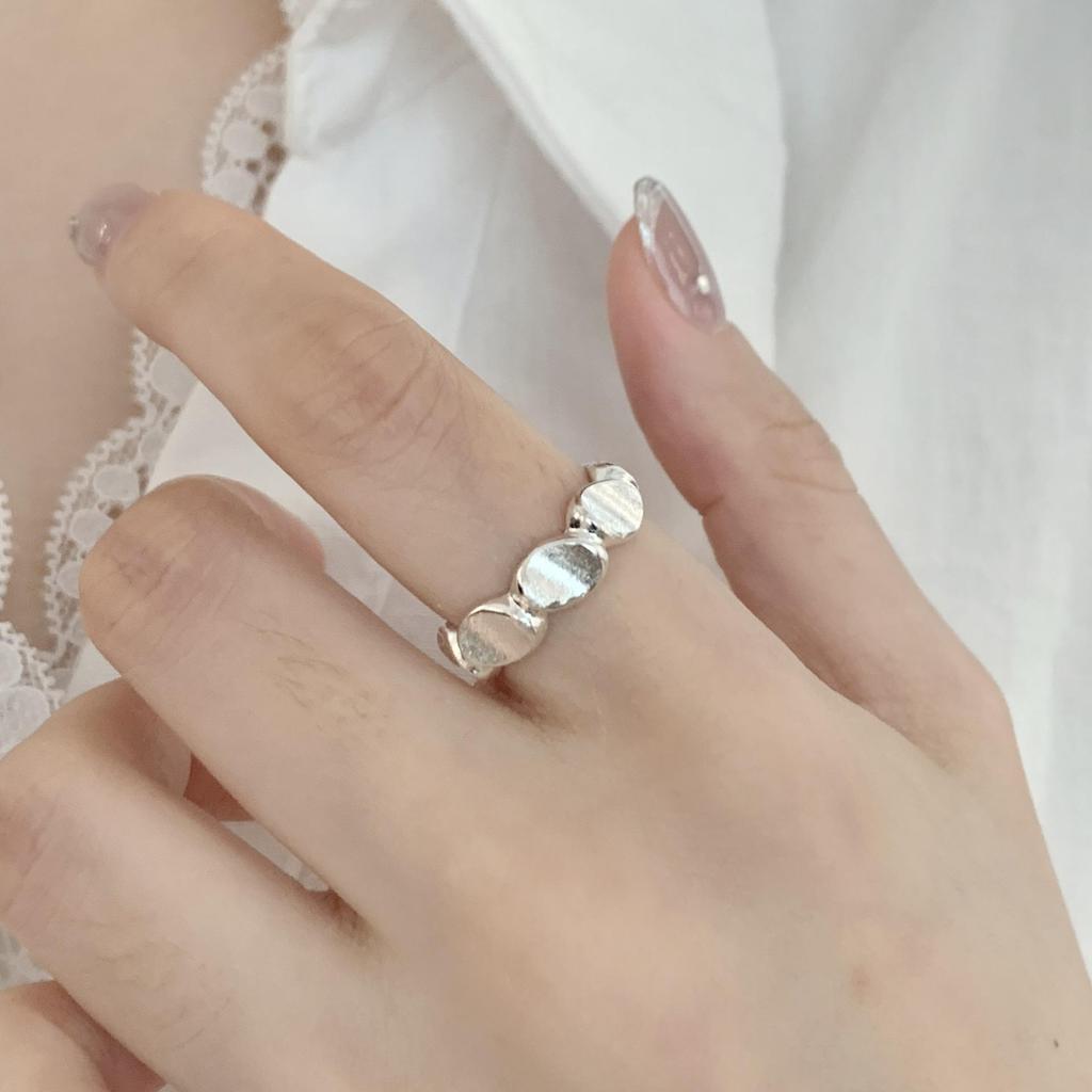 Elegant Geometric Oval Ring: Brushed Matte, Adjustable, Stackable Women’s Finger Ring
