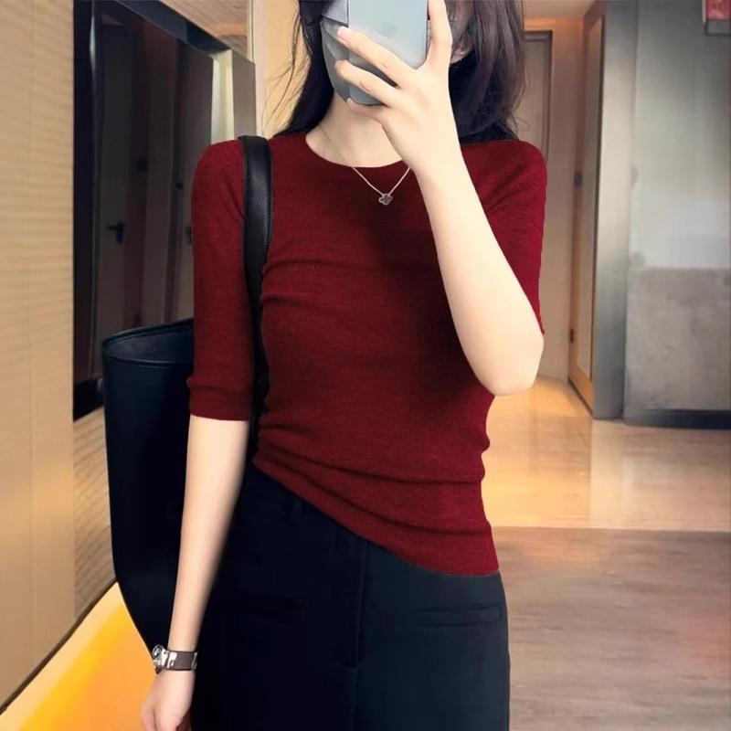 

2026 Spring New Style Versatile Knitted Bottoming Shirt New Style Simple Round Neck Pullover Top for Women OneSize красный