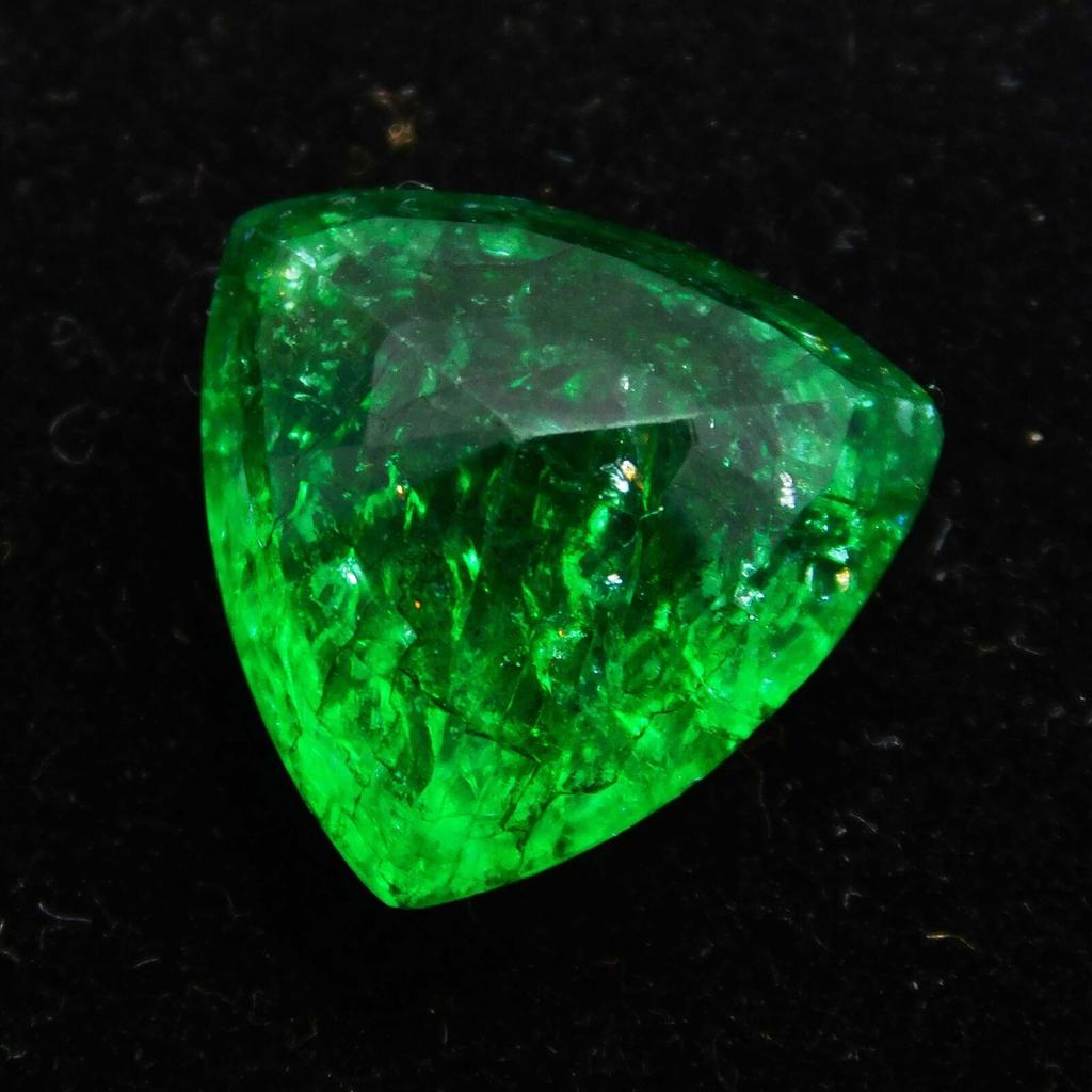 Natural Green Emerald Loose Gemstone Colombian Trillion Cut 7.90 ct for Jewelry Making and Crafts