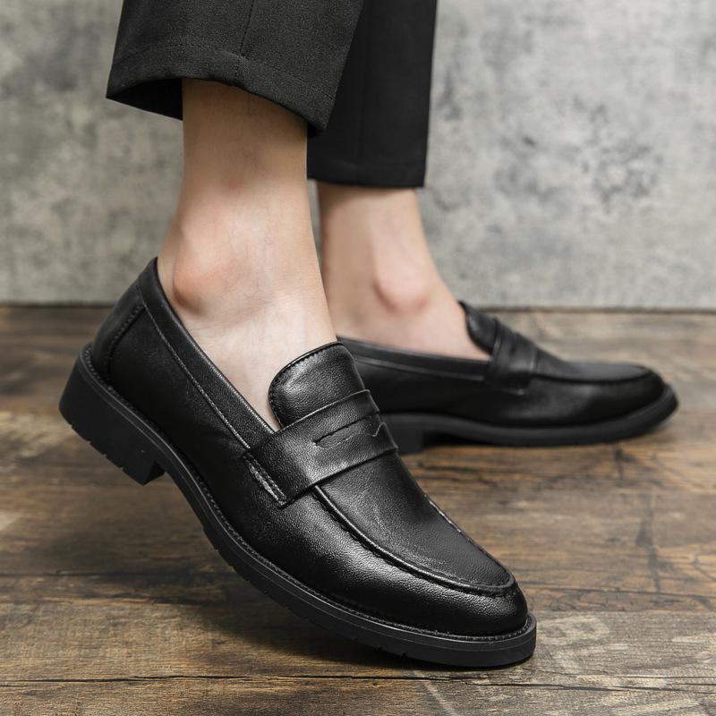 Men's Pointed Toe Leather Loafers: Retro British Style Slip-On, Height Increasing, Large Size, Perfect for Spring and Autumn.