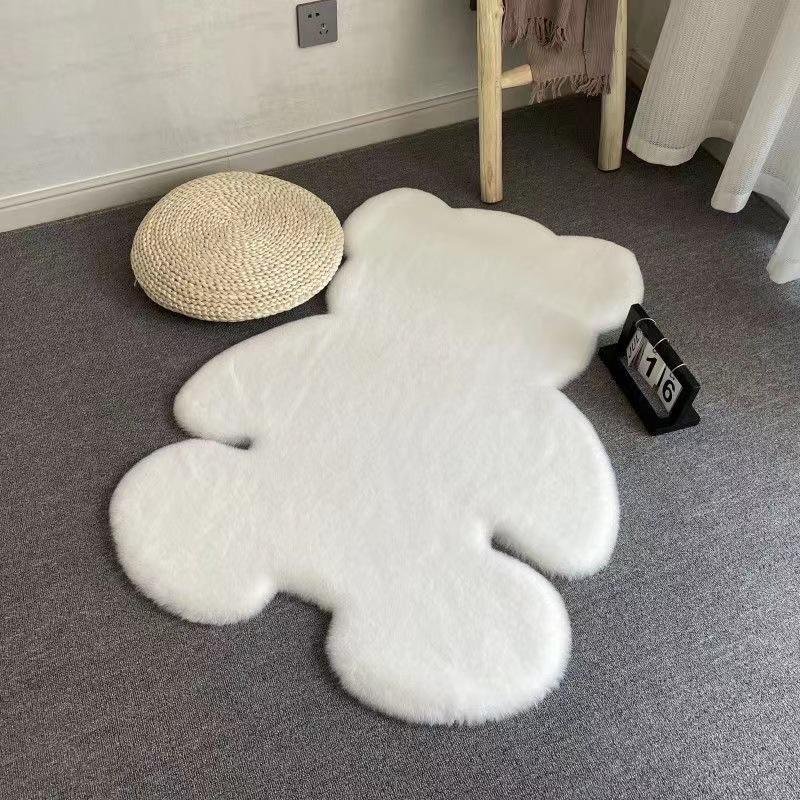 Adorable Bear Plush Rug - Heart-Shaped Decorative Carpet for Children's Room or Bedroom Floor.