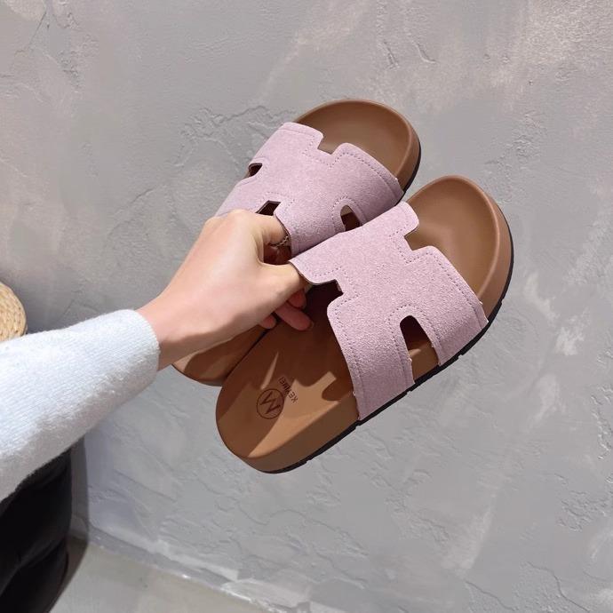 Slippers women's summer outer wear 2025 new high-end French soft platform H version beach sandals fashion one-word sandals