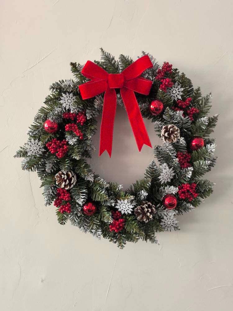 Ghirlanda di Natale con Rosso - 40cm Decorazione da Appendere alla Porta per Festa di Natale e Arredamento Casa