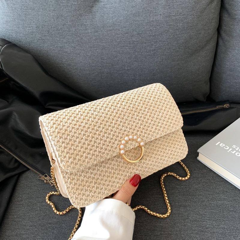 

В этом году популярна соломенная мода, маленькие сумки для женщин летом 2024 года, новая сумка-мессенджер с цепочкой в иностранном стиле, маленькая квадратная сумка прилив