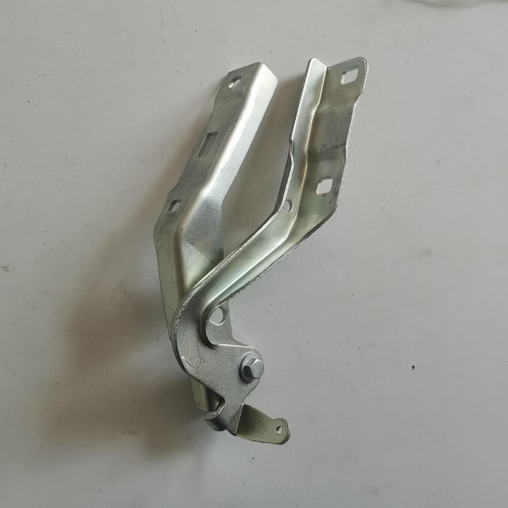 Left & Right Hood Hinges for Mercedes-Benz GLA X156 (1568800128)