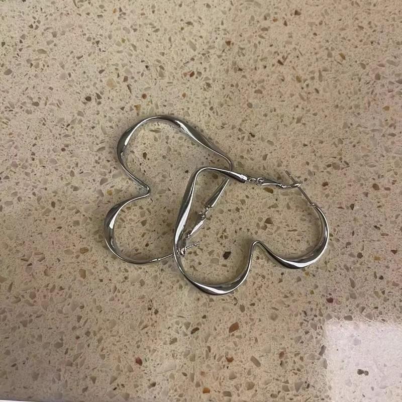 Vintage Exaggerated Hollow Silver Color Love Heart Hoop Earrings for Women Girls Aesthetic Jewelry Fashion Gifts
