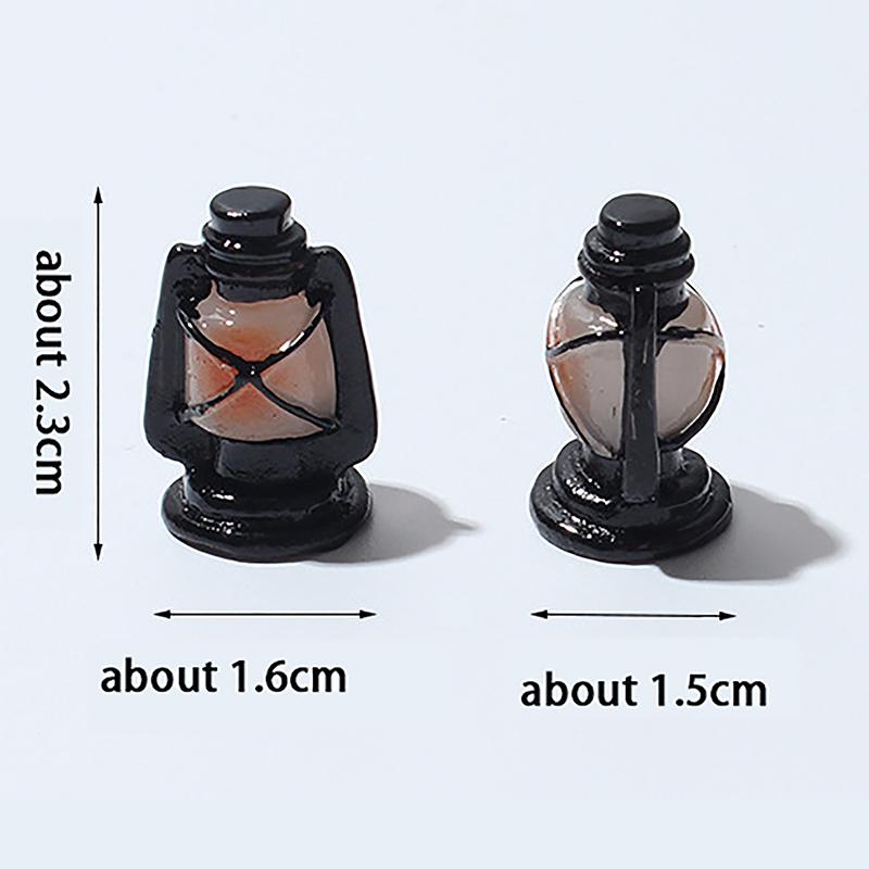 2Pcs Dollhouse Mini Vintage Black Simulation 3D Kerosene Lamp Baby Gift Toy Diy Hole Shoes Keychain Phone Case Accessories