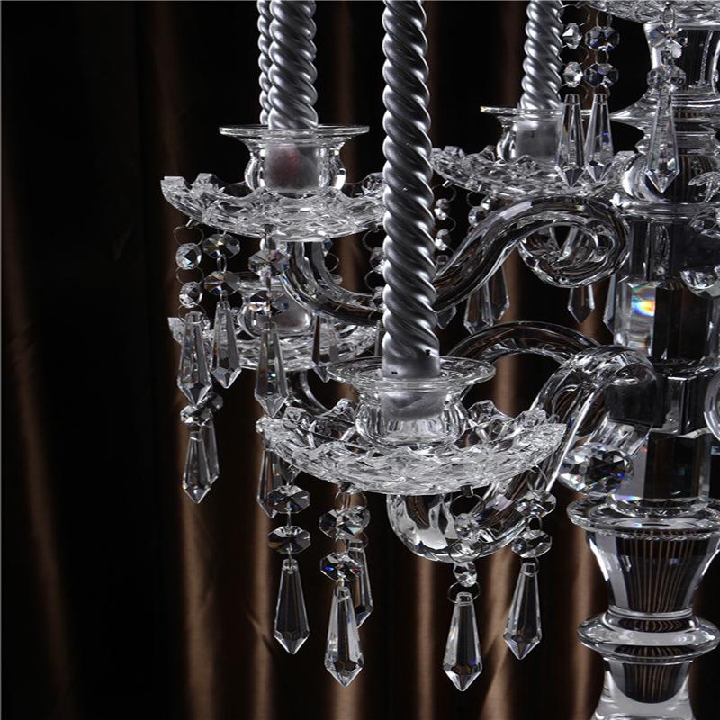 Sfeșnic din Cristal European - Design cu Nouă Brațe pentru Nunti, Zile de Naștere și Decor Hotelier.