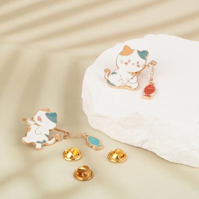 Cartoon Katze Brosche Pins Katze Angeln mit Kette Diy Button Pin Denim Jacke Pin