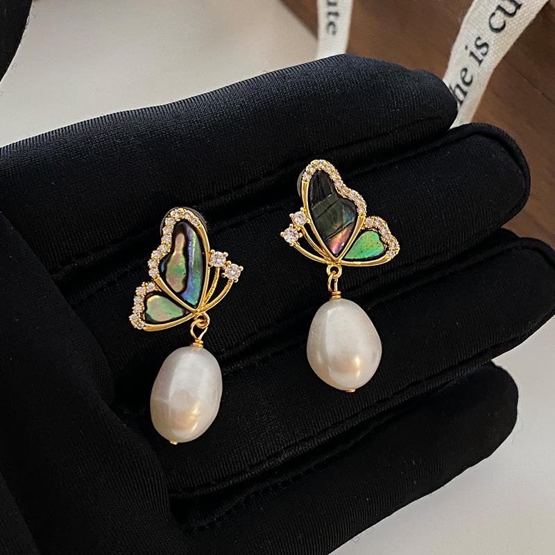 Natural Pearl Symphony Sea Shell Butterfly High Sense French Retro Light Luxury Temperament Women'S Stud