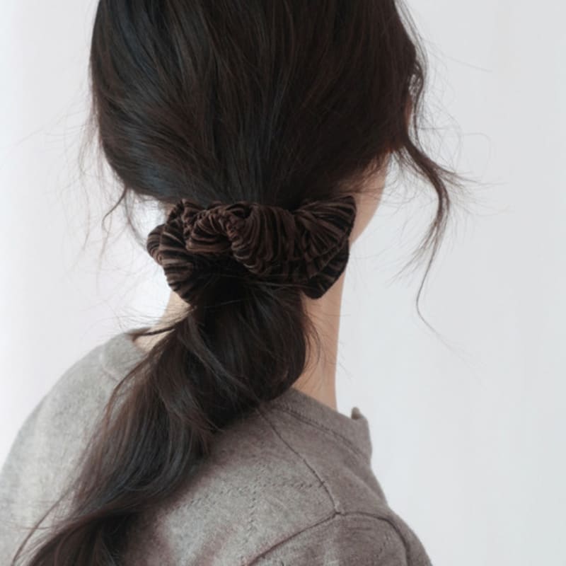 

НОКТЮРН ВЕЛЮРОВАЯ РЕЗИНКА-СКРАНЧИ В РУБЧИК (4ЦВЕТ) black