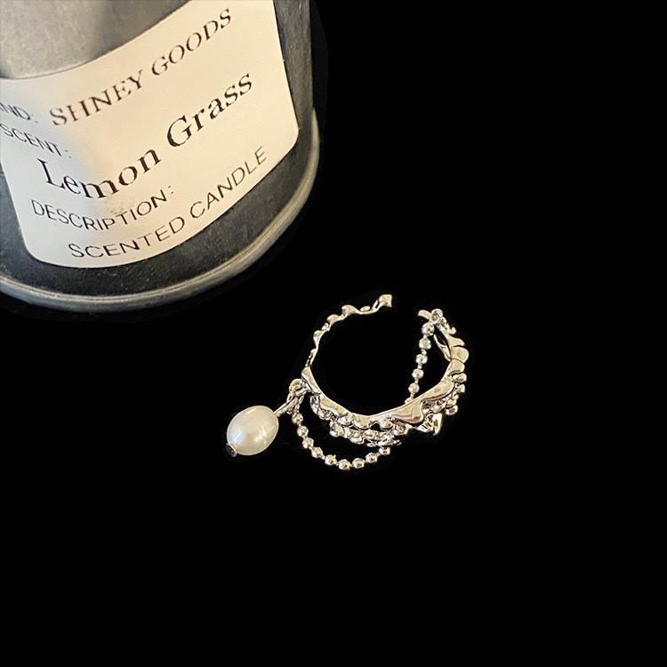 Lightweight Copper Fashionable Ring With Sophisticated Pearl Accents And Geometric Style