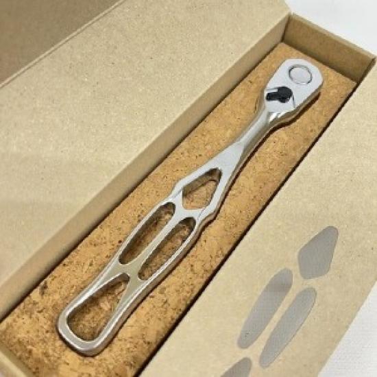 

KTC Nepros NBR390X Next 9.5sq Lightweight Ratchet handle 3/8 in 210g 180mm NEW